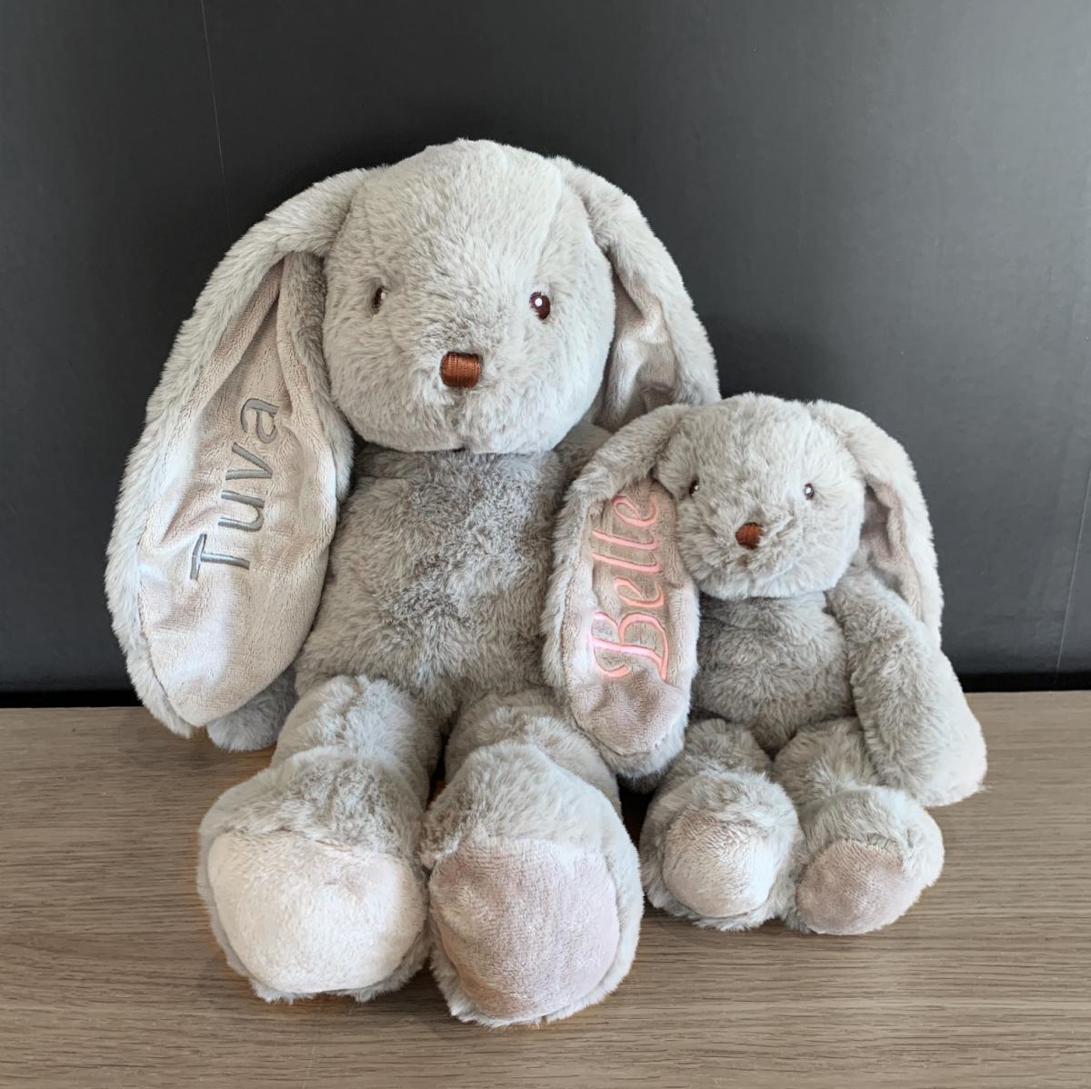 Kaninen Svea, grå - Teddykompaniet | Nalleriet.se