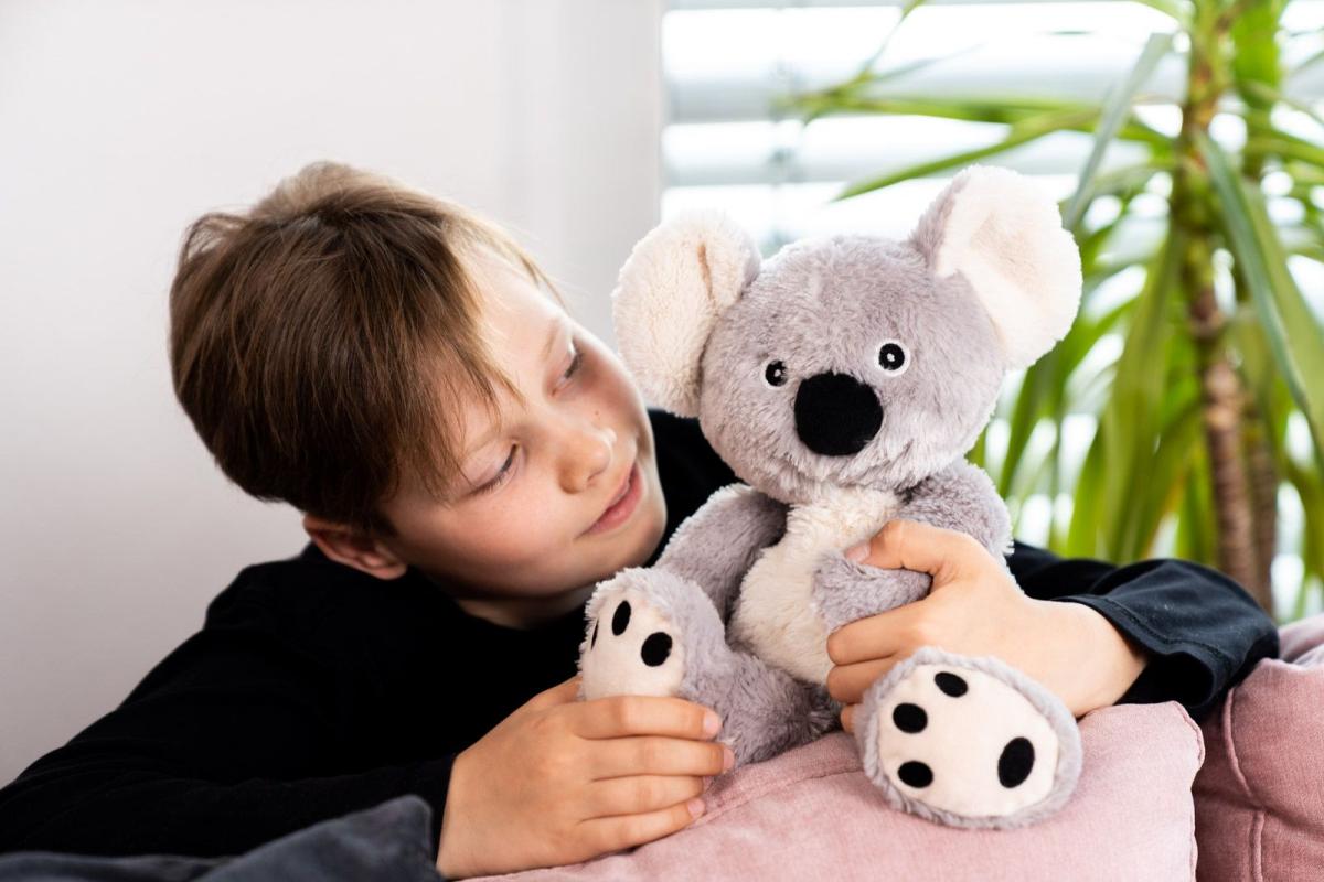 Värmenalle Koalan Konrad från Habibi Plush (micronalle) säljs på Nalleriet.se