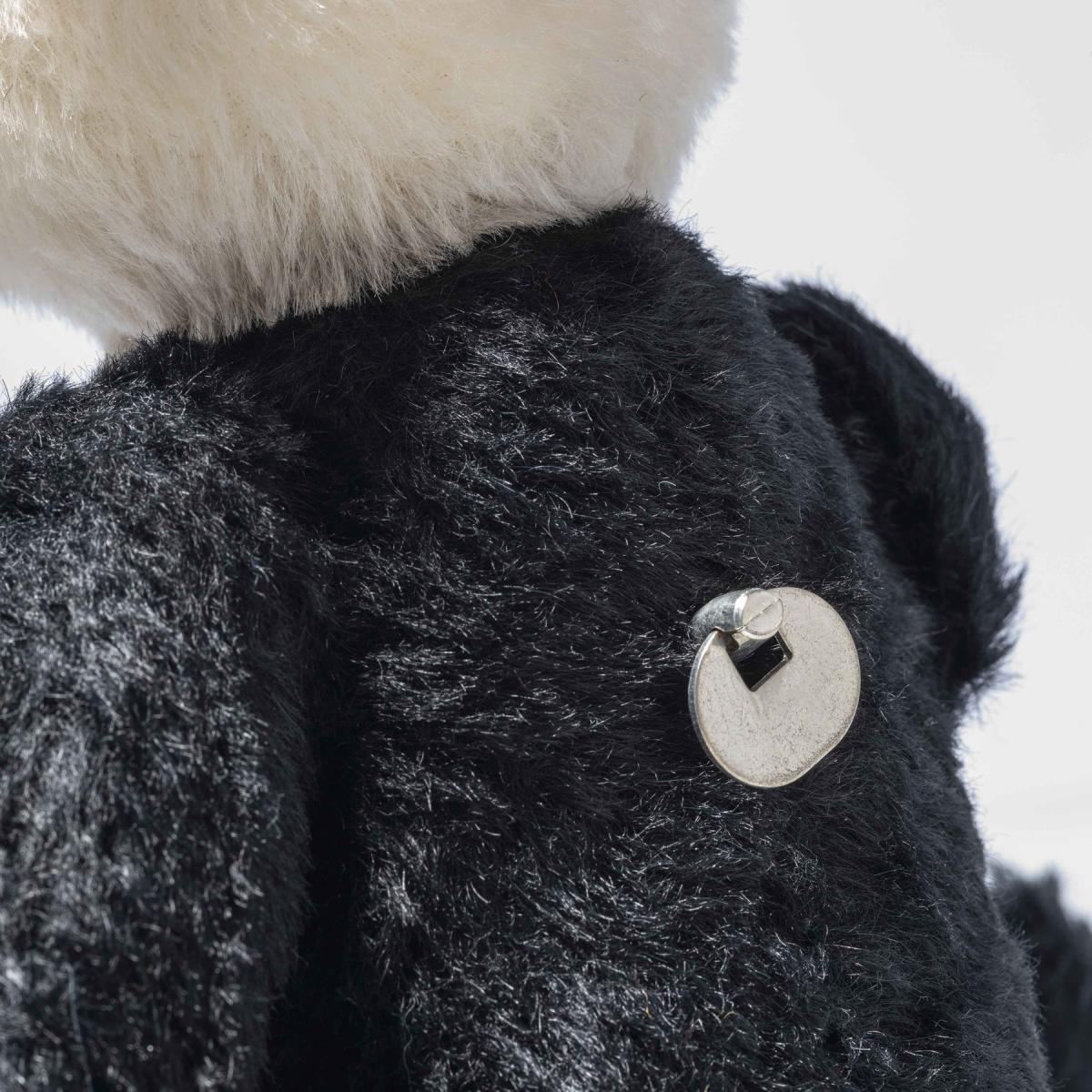 Teddybjörn James Bond, 30cm, Steiff säljs på Nalleriet.se