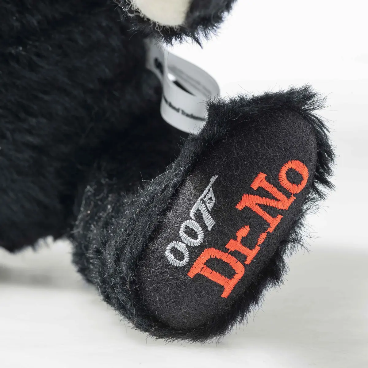 Teddybjörn James Bond, 30cm, Steiff säljs på Nalleriet.se