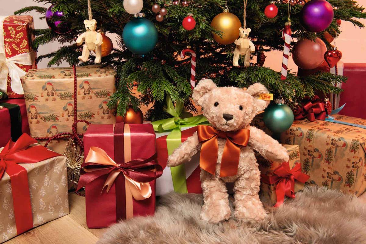 Cosy Year Bear 2022, 34cm, Steiff säljs på Nalleriet.se