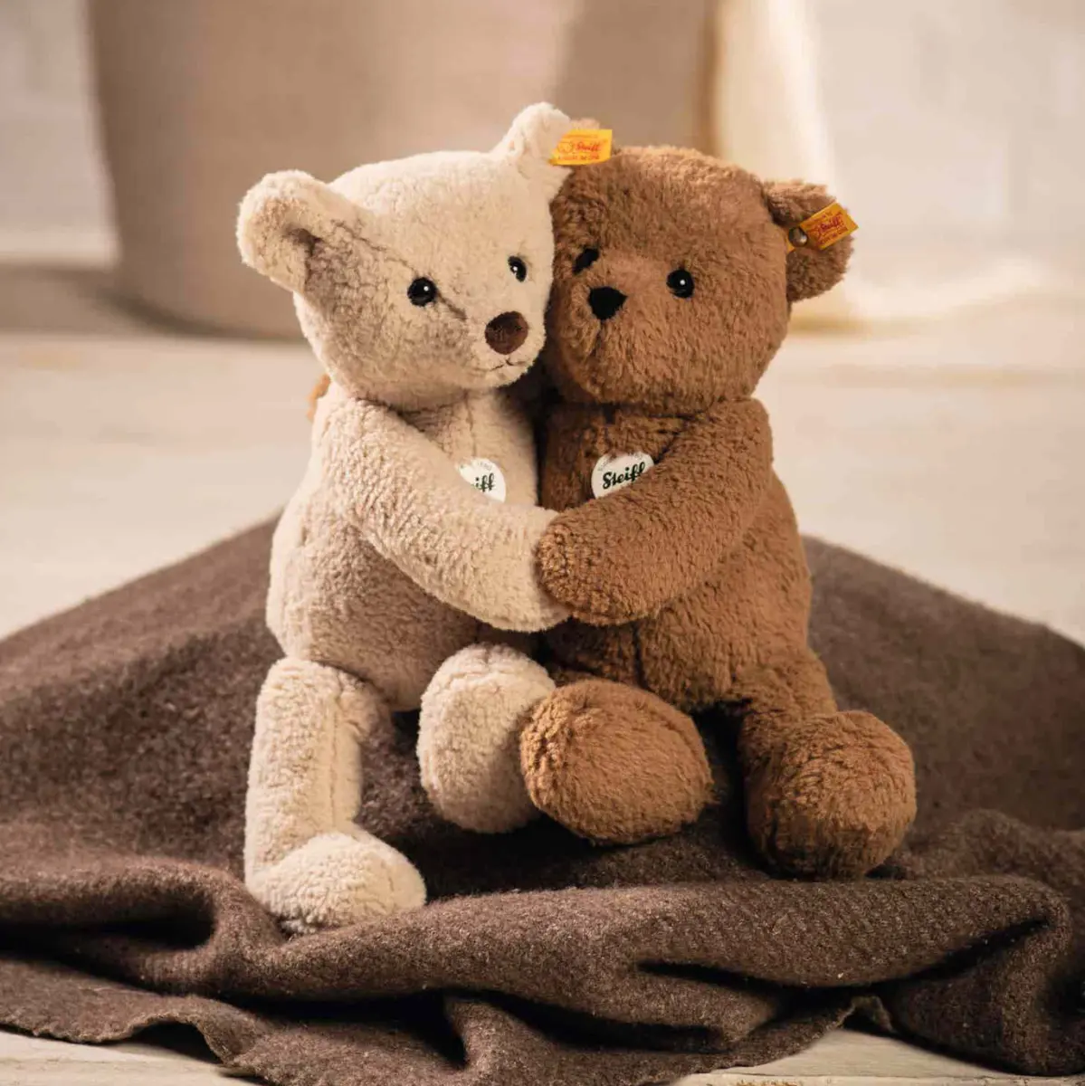 Mama Bear, 36cm, Steiff nallar säljs på Nalleriet.se