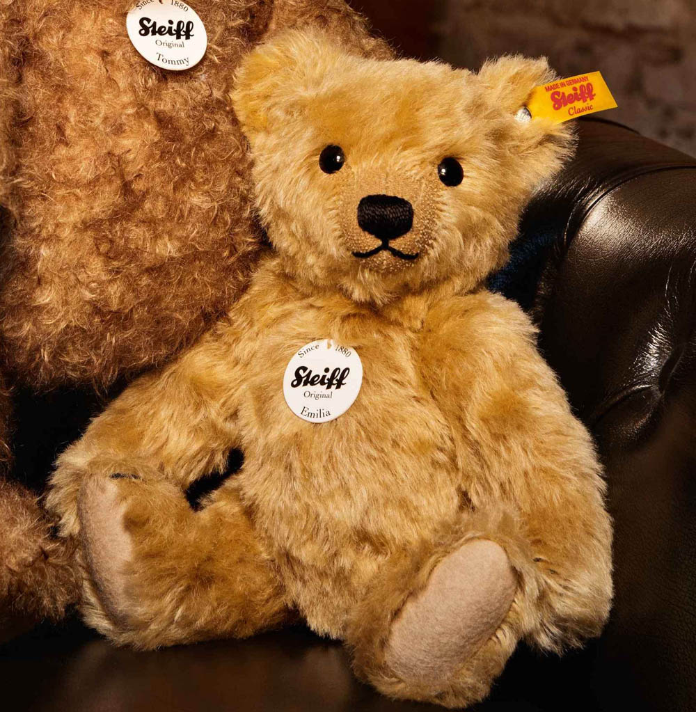 Emilia Teddy bear, 26cm, Steiff nallar säljs på Nalleriet.se