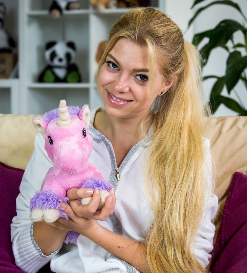 Enhörningen Pink, rosa, tvättbar från Habibi Plush (micronalle) säljs på Nalleriet.se
