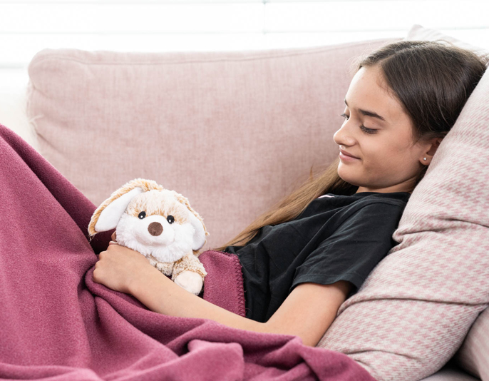 Värmenalle Kanin från Habibi Plush (micronalle) säljs på Nalleriet.se