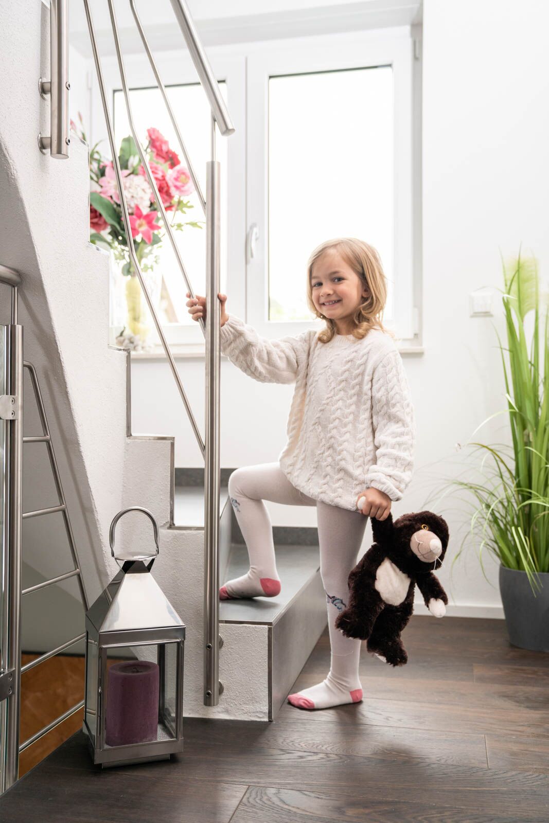 Värmenalle Mullvaden Moa (tvättbar) från Habibi Plush (micronalle) säljs på Nalleriet.se