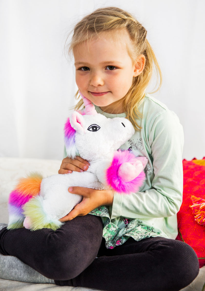Enhörningen Rainbow från Habibi Plush (micronalle) säljs på Nalleriet.se