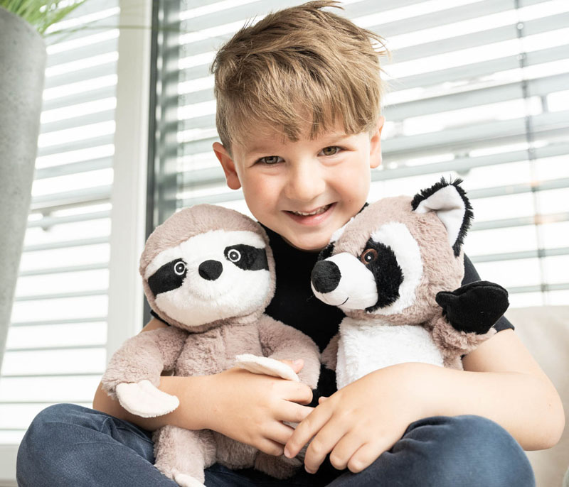 Värmenalle Tvättbjörnen Ture från Habibi Plush (micronalle) säljs på Nalleriet.se