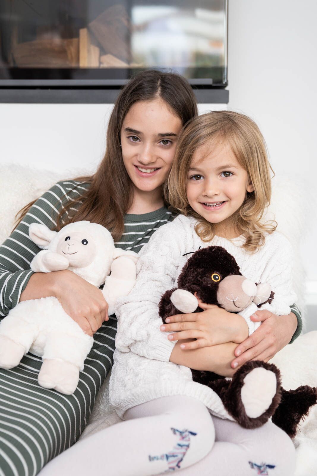 Värmenalle Mullvaden Moa (tvättbar) från Habibi Plush (micronalle) säljs på Nalleriet.se