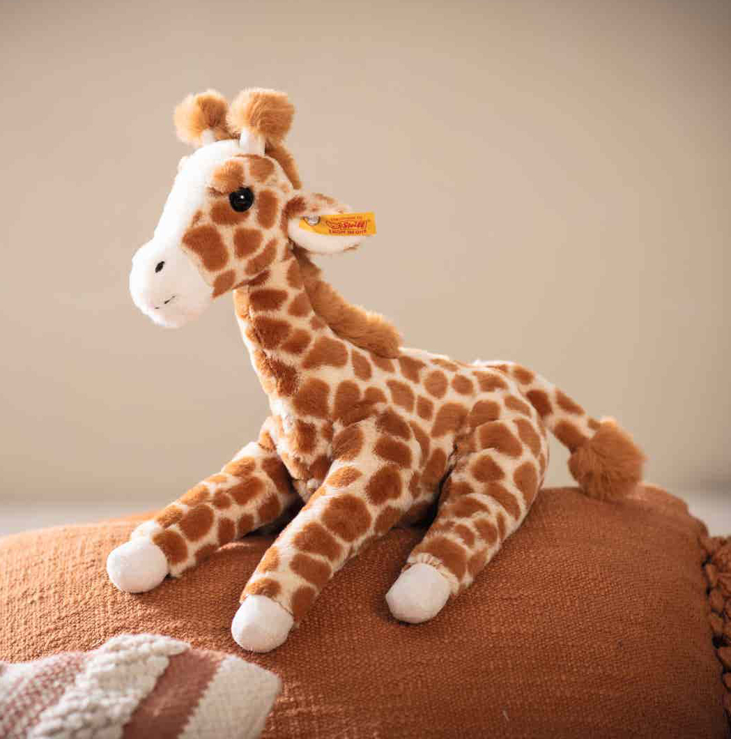 Giraffen Gina, Soft Cuddly Friends frn Steiff sljs p Nalleriet.se