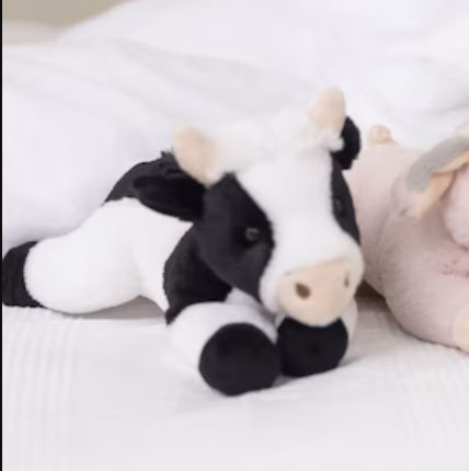 Teddy Farm Kossa (liggande), från Teddykompaniet säljs på nalleriet.se